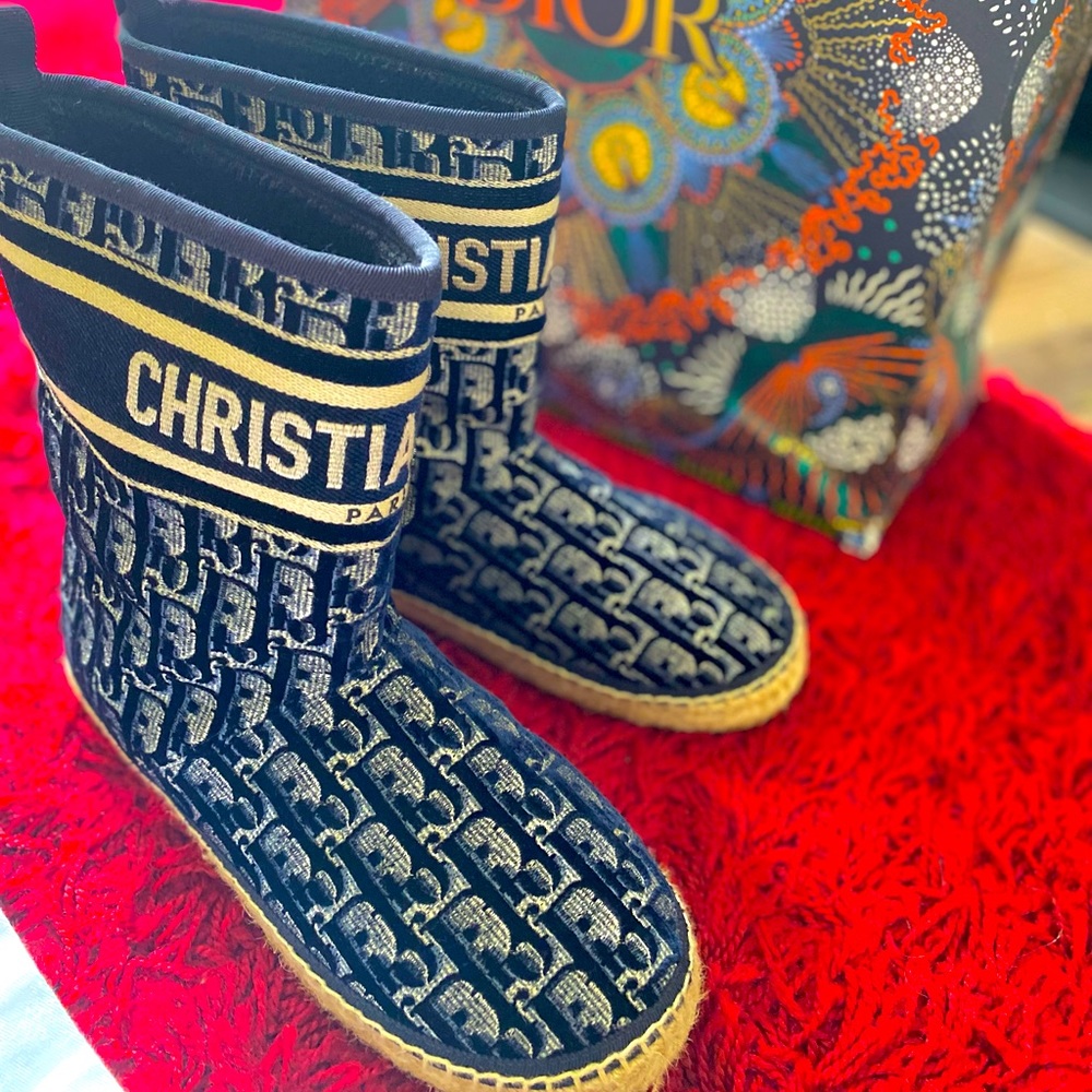 😍😍Exclusive Christian Dior Boots